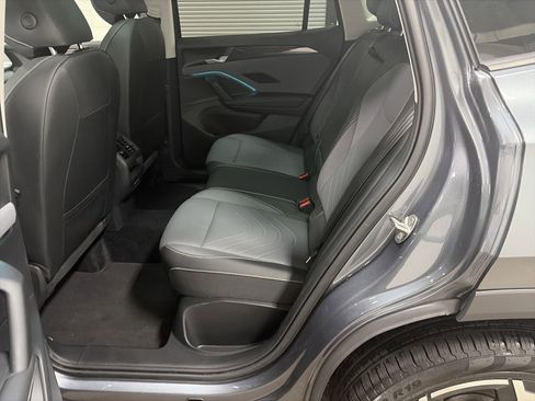 Certified 2025 Volkswagen Tiguan SE image 26