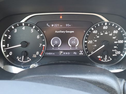 Certified 2024 Nissan Frontier SV w/ Technology Package AWD/4WD image 12