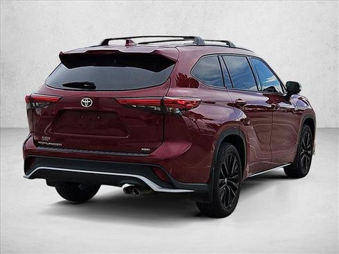 Used 2023 Toyota Highlander XSE FWD image 5