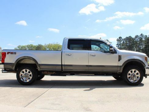 Used 2019 Ford F250 Lariat w/ Chrome Package image 19