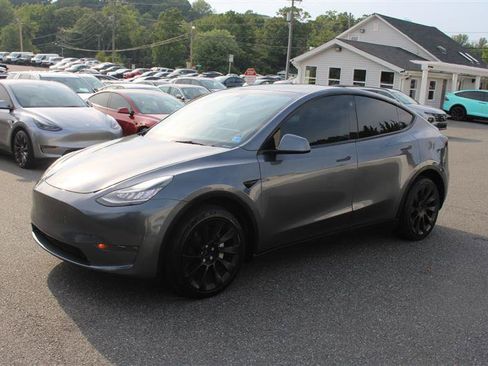 Used 2023 Tesla Model Y Long Range AWD/4WD image 3