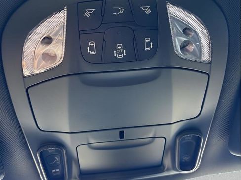 New 2026 Chrysler Pacifica Limited w/ S Appearance Package image 26