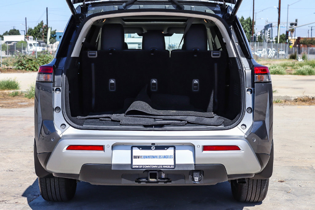 Used 2025 Nissan Pathfinder SL w/ SL Premium Package FWD image 31