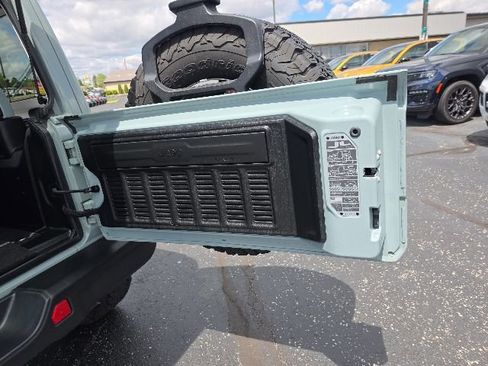 Used 2023 Jeep Wrangler Unlimited Rubicon 4xe w/ Steel Bumper Group AWD/4WD image 45