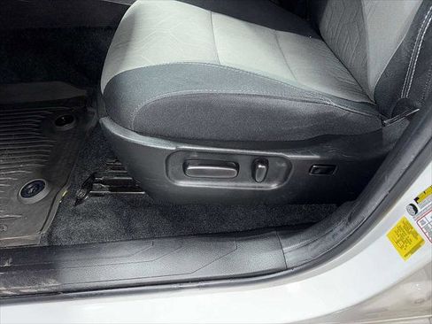 Certified 2023 Toyota Tacoma TRD Off-Road image 23