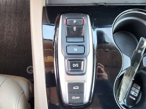 Used 2021 Honda Pilot Touring image 13