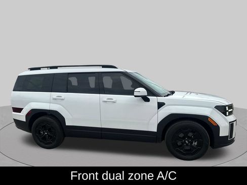 Used 2024 Hyundai Santa Fe SEL FWD image 7