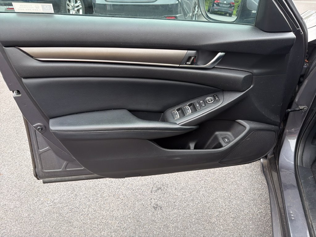 Used 2018 Honda Accord LX image 11