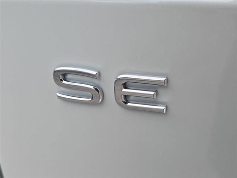 New 2026 Volkswagen Atlas SE FWD image 5