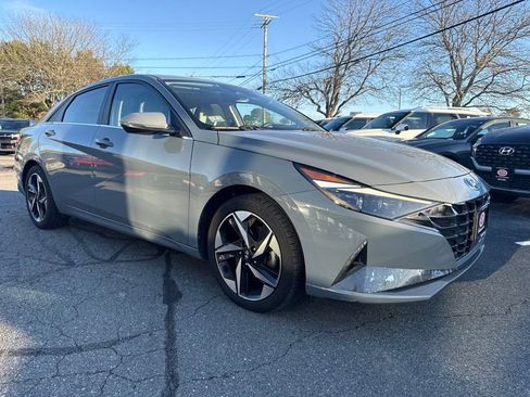 Used 2021 Hyundai Elantra Limited FWD image 4