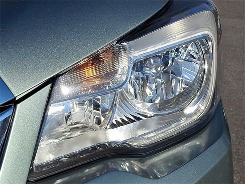 Used 2017 Subaru Forester 2.5i w/ Alloy Wheel Package image 9