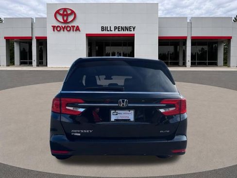 Used 2023 Honda Odyssey Elite image 4
