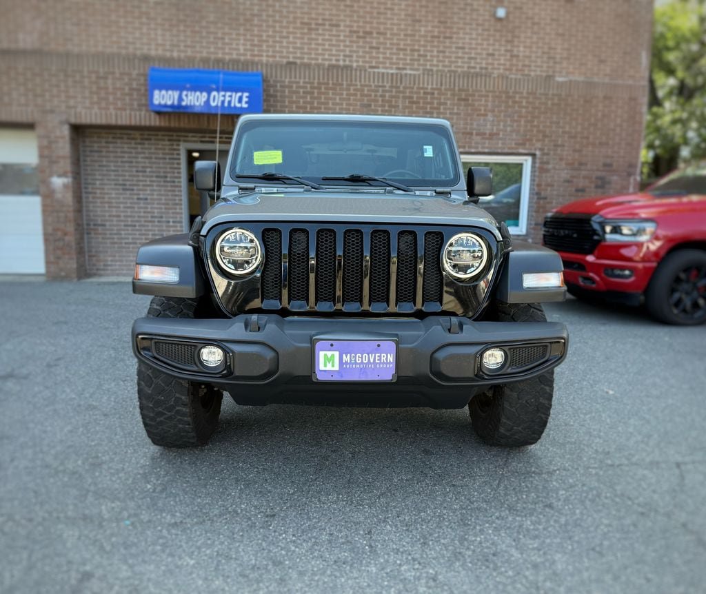 Used 2022 Jeep Wrangler Sport AWD/4WD image 2