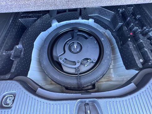 Used 2017 Buick Encore Essence FWD image 25