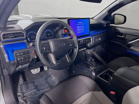 Used 2024 Toyota Tacoma TRD Sport image 10