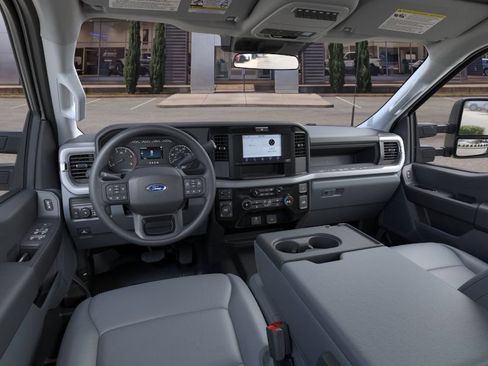 New 2026 Ford F250 XL w/ XL Chrome Package AWD/4WD image 9