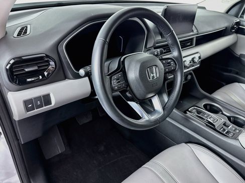 Certified 2023 Honda Pilot Touring image 9