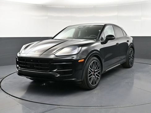 New 2026 Porsche Cayenne GTS AWD/4WD image 6