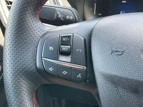 Used 2025 Ford Escape ST-Line Select AWD/4WD image 5