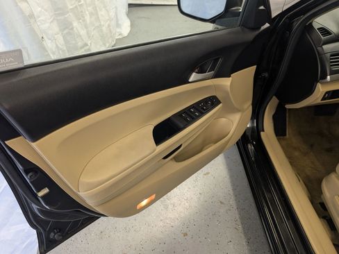 Used 2011 Honda Accord LX-P image 10