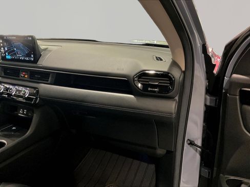 Certified 2025 Honda Pilot Touring image 27
