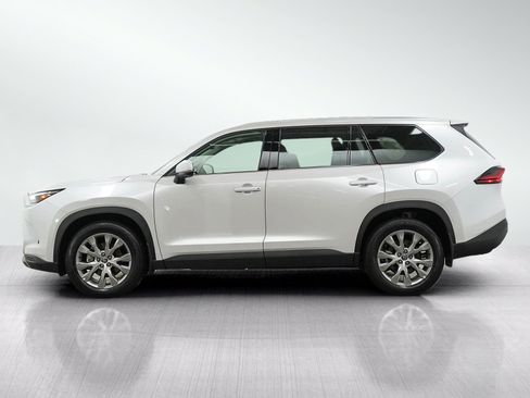 Used 2026 Toyota Grand Highlander AWD image 2