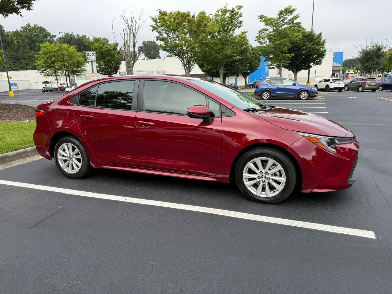 Used 2024 Toyota Corolla LE w/ LE Convenience Package FWD image 4