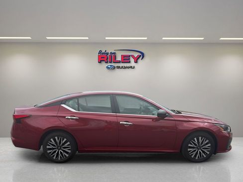 Used 2025 Nissan Altima 2.5 SV FWD image 6