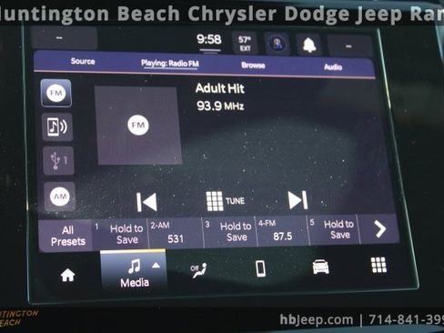 Used 2025 Jeep Grand Cherokee Laredo X image 20