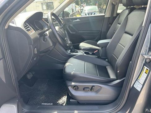 Used 2019 Volkswagen Tiguan SE w/ Panoramic Sunroof Package image 6