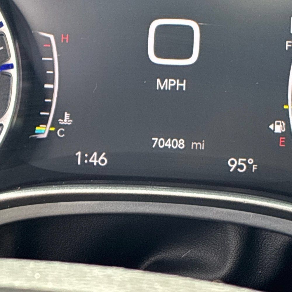 Used 2020 Chrysler Pacifica Touring-L Plus FWD image 7