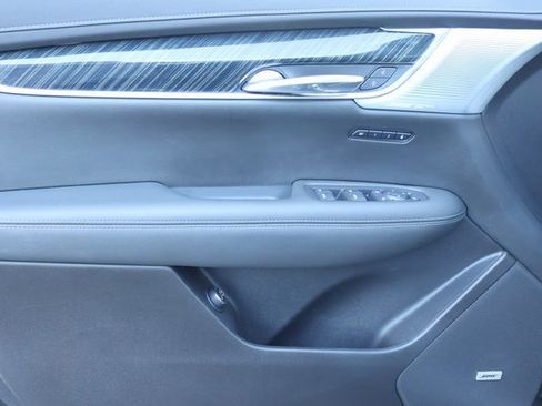 Used 2024 Cadillac XT6 Premium Luxury image 8