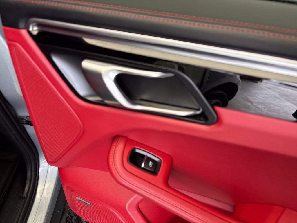 Certified 2020 Porsche Macan AWD/4WD image 27