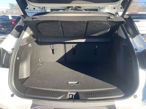 Used 2022 Buick Encore GX Essence w/ Experience Buick Package image 32