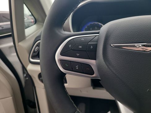 Used 2024 Chrysler Voyager LX FWD image 14