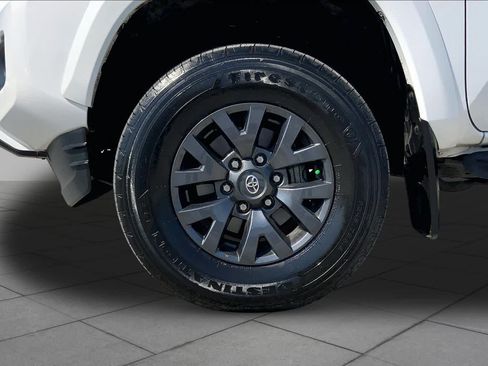 Used 2023 Toyota Tacoma SR5 RWD image 11