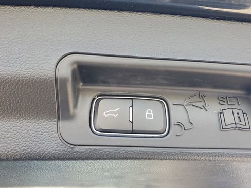 Used 2023 Ford Explorer XLT w/ Equipment Group 202A image 9