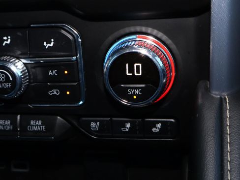 Used 2022 GMC Yukon SLT w/ SLT Premium Package image 30