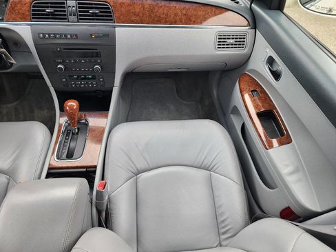 Used 2005 Buick LaCrosse CXS image 14