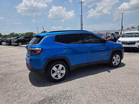 Used 2022 Jeep Compass Latitude FWD image 13