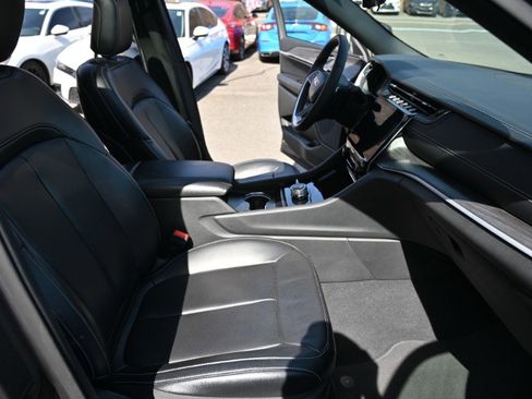 Used 2024 Jeep Grand Cherokee L Limited w/ Luxury Tech Group II image 25