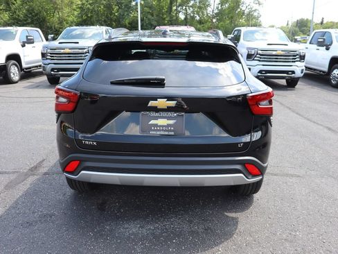 New 2026 Chevrolet Trax LT w/ LT Convenience Package FWD image 25