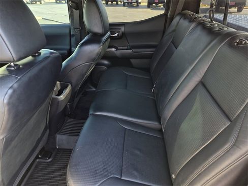 Used 2023 Toyota Tacoma TRD Off-Road w/ TRD Premium Off Road Package image 34