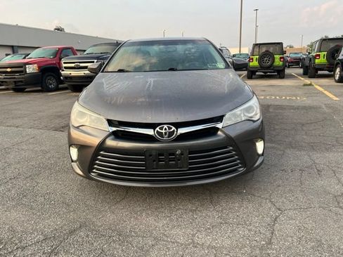 Used 2017 Toyota Camry XLE w/ Convenience Package FWD image 6