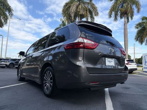 Used 2019 Toyota Sienna XLE w/ XLE Navigation Package image 19