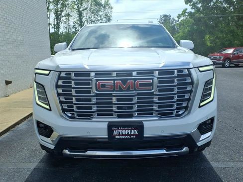 Used 2025 GMC Yukon XL Denali AWD/4WD image 2