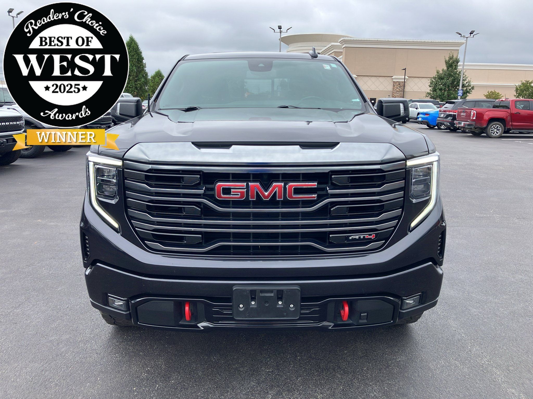 Used 2022 GMC Sierra 1500 AT4 w/ AT4 Preferred Package AWD/4WD image 1
