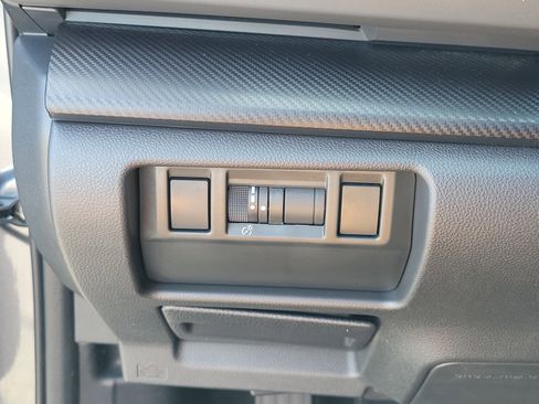 Used 2024 Subaru Crosstrek 2.0i Premium image 27