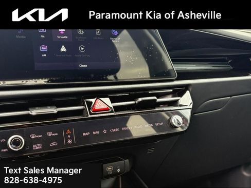 New 2025 Kia Niro EX image 11