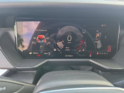 Used 2026 GMC Acadia Elevation w/ Elevation Premium Package AWD/4WD image 14